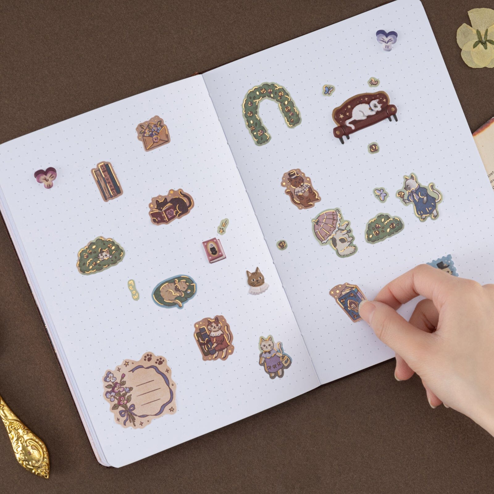Tsuki ‘Vintage Neko’ Sticker Set ☾